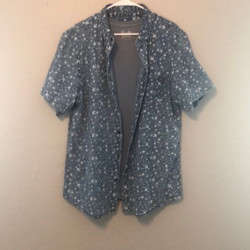 Molokai Surf Co. Men’s XL button front shirt.